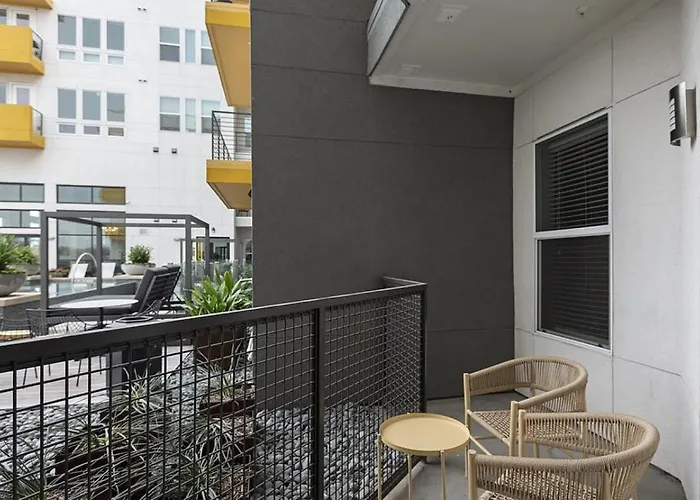 Landing Modern With Amazing Amenities *
